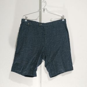 Jigsaw print short 
Size 34